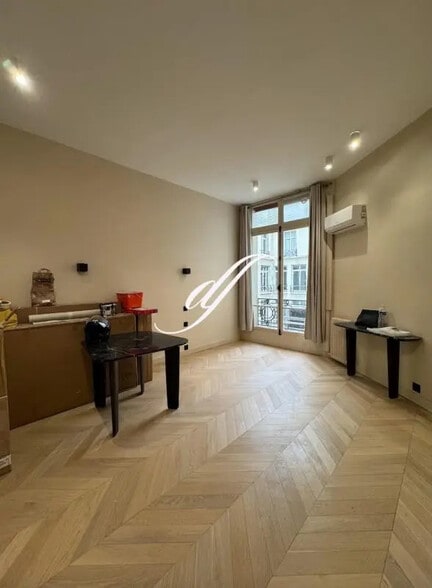 Local commercial dans Paris à vendre - Photo intérieure – Image 1 sur 5