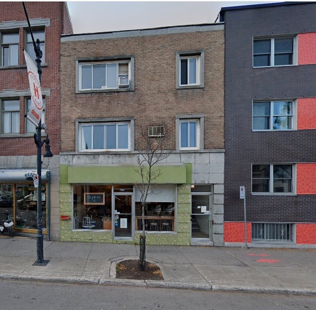 3901 Rue Sainte-Catherine E, Montréal, QC à vendre Photo principale– Image 1 sur 2