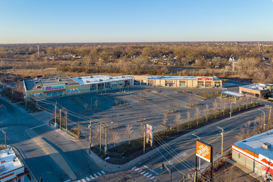 163-233 W 87th St, Chicago, IL à louer - Photo de l’immeuble – Image 1 sur 7