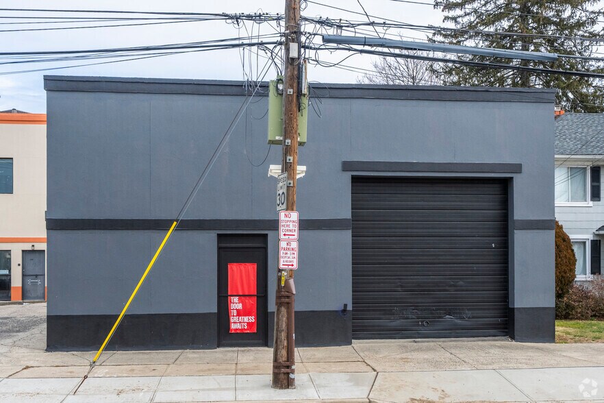 259-263 Jericho Tpke, Mineola, NY à vendre - Photo de l’immeuble – Image 3 sur 4