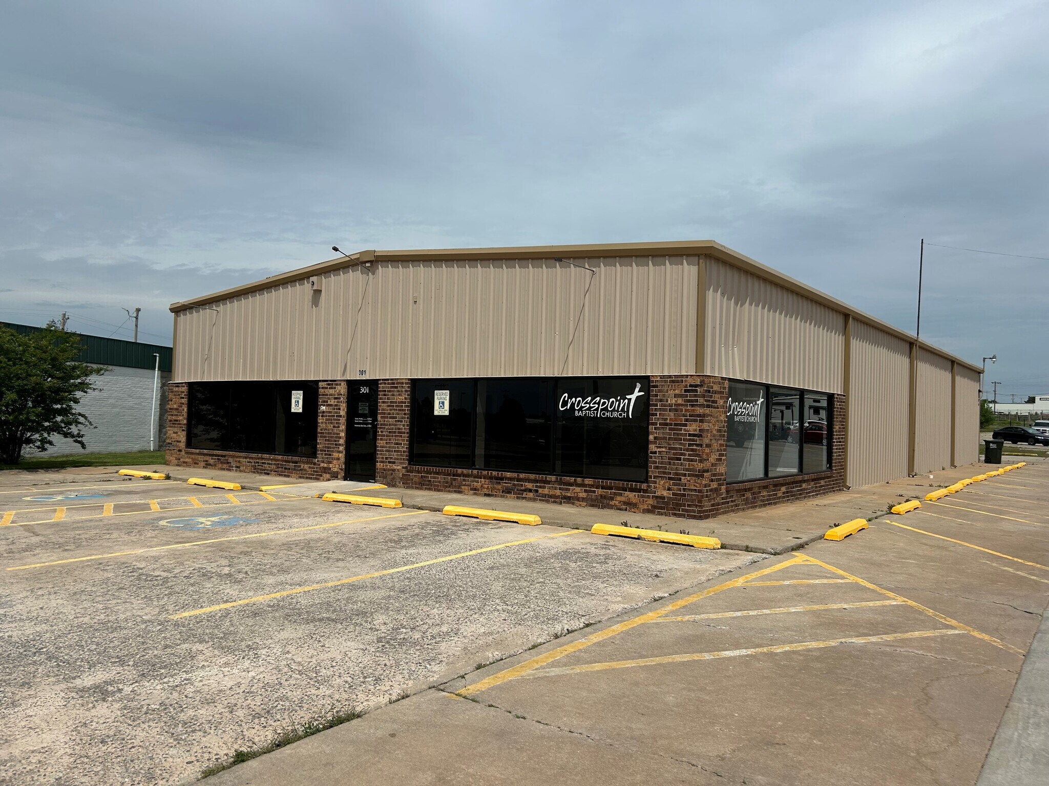 301 S Ranchwood Blvd, Yukon, OK à louer Photo de l’immeuble– Image 1 sur 2