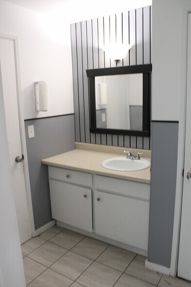 7817 Pacific Ave, Tacoma, WA à louer - Photo de l’immeuble – Image 2 sur 8