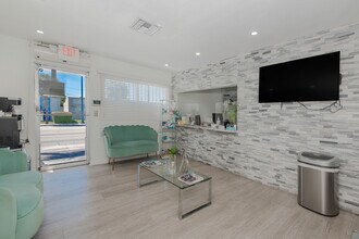 731 SW 64th Ct, Miami, FL à louer Photo de l’immeuble– Image 1 sur 48