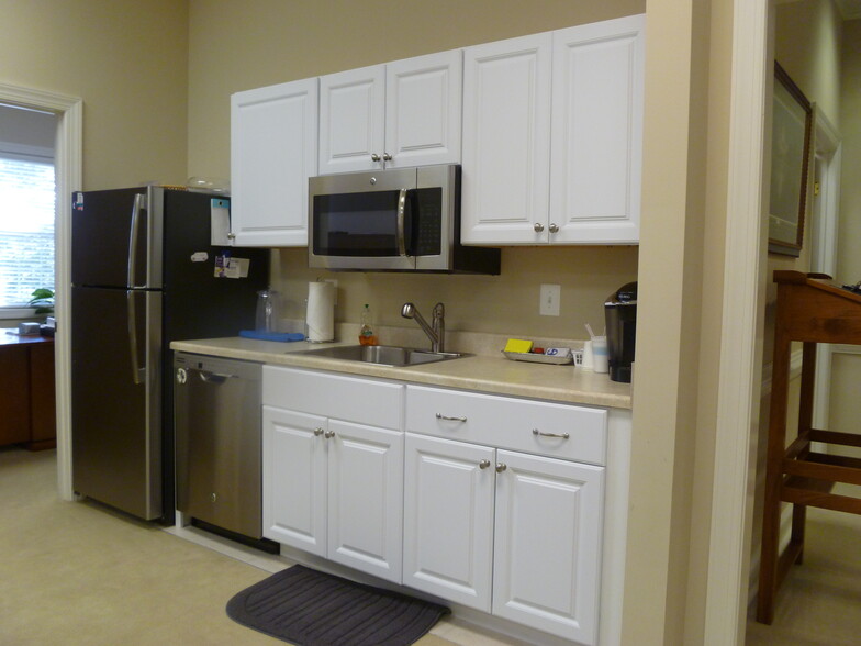 4000-4008 Genesee Pl, Woodbridge, VA à louer - Photo intérieure – Image 3 sur 10