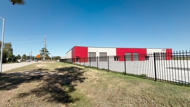 4333-4334 Kreinhop Rd, Spring, TX à louer - Vidéo sur l’annonce professionnelle