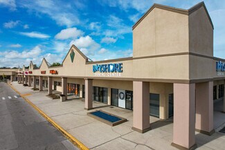 Plus de détails pour 710-820 W Dr. Martin Luther King, J Blvd, Seffner, FL - Local commercial à louer