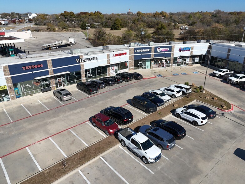 1401 S US Highway 81-287, Decatur, TX à louer - Photo de l’immeuble – Image 2 sur 5