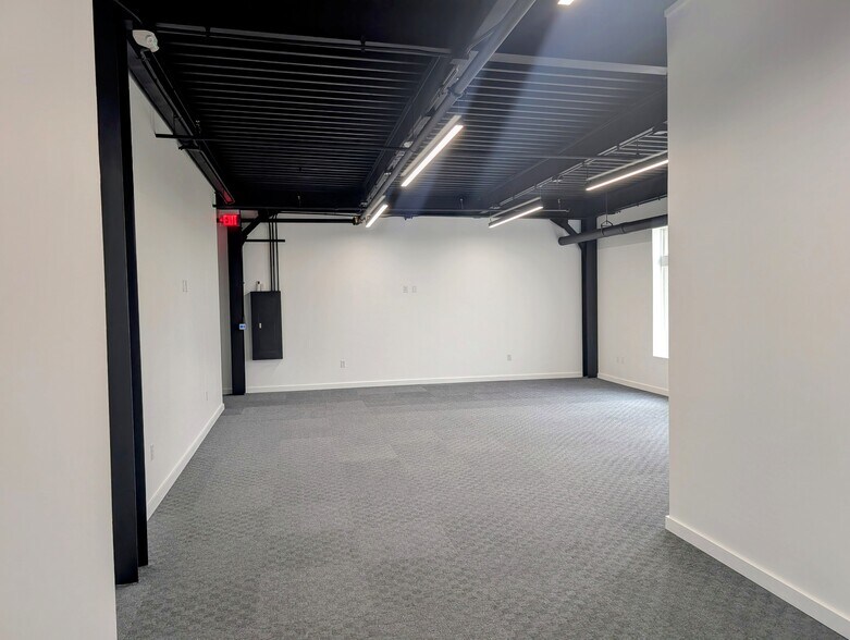 6428 Davis Blvd, North Richland Hills, TX à louer - Photo intérieure – Image 3 sur 26