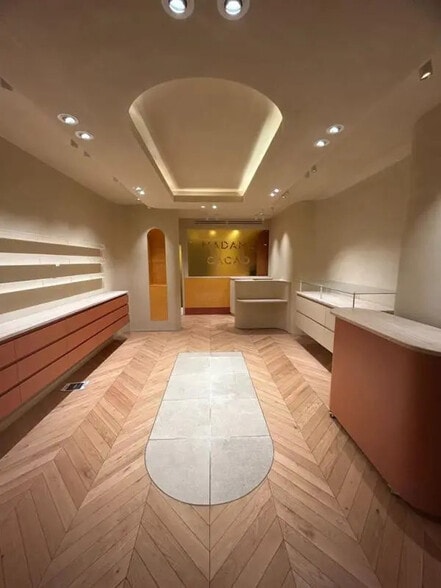 Local commercial dans Paris à louer - Photo de l’immeuble – Image 2 sur 5