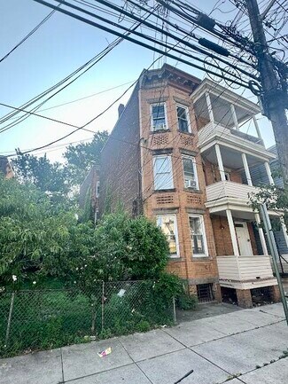 Plus de détails pour 166 8th St, Passaic, NJ - Logement à vendre