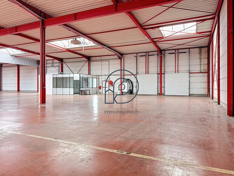 Industriel/Logistique dans Halluin à vendre - Photo de l’immeuble – Image 3 sur 14