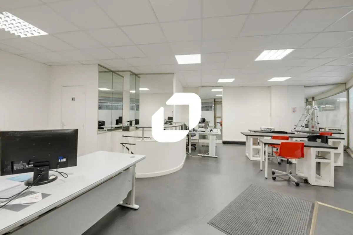 Bureau dans Paris à louer Photo de l’immeuble– Image 1 sur 17