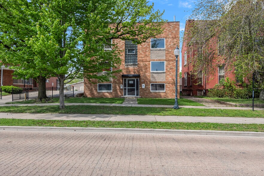 320 W Main St, Decatur, IL à vendre - Photo de l’immeuble – Image 2 sur 31
