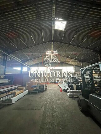 Plus de détails pour Industriel/Logistique à louer