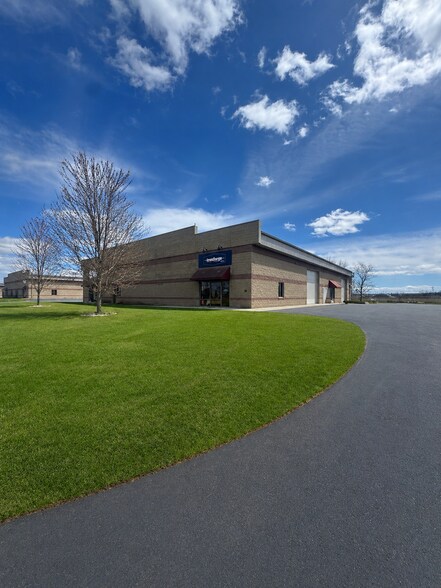 W5037 Amy Ave, Kaukauna, WI à louer - Photo de l’immeuble – Image 2 sur 6