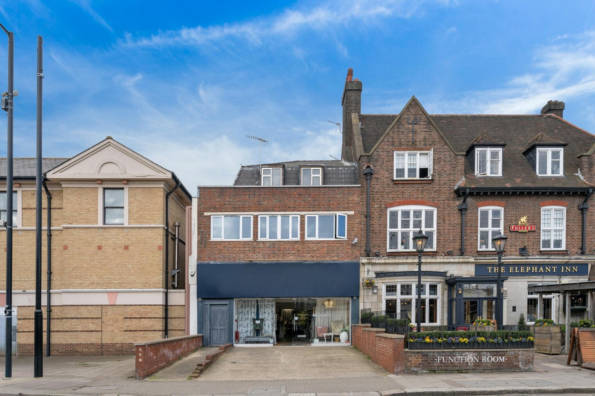 281 Ballards Ln, Londres à louer Photo principale– Image 1 sur 18