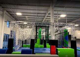 Plus de détails pour 140 Long Rd, Chesterfield, MO - Bureau, Local d'activités à louer