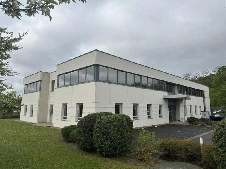 Bureau dans Saran à louer - Photo de l’immeuble – Image 1 sur 1