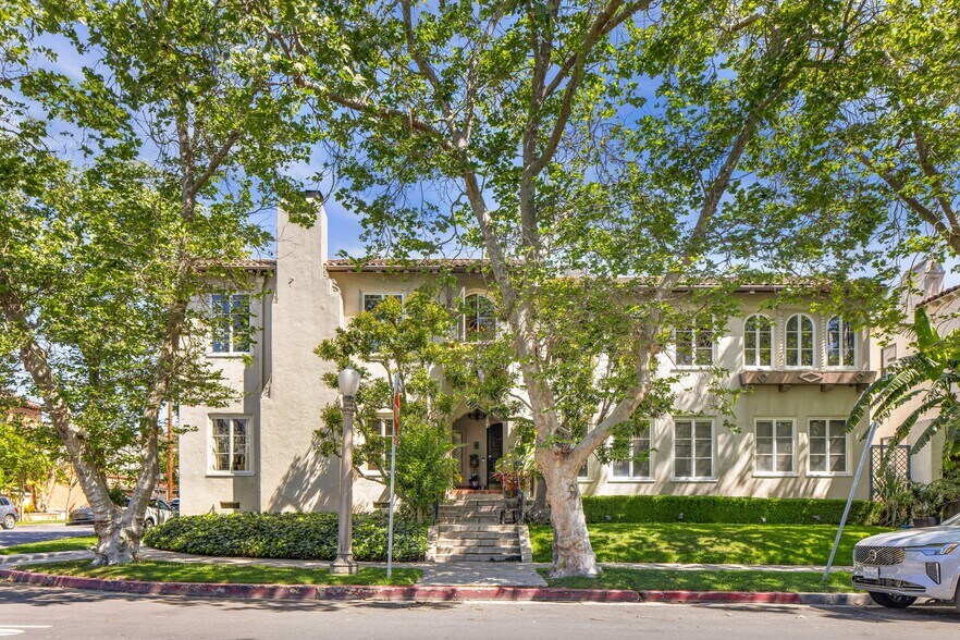 366 N Sycamore Ave, Los Angeles, CA à vendre - Photo de l’immeuble – Image 2 sur 15