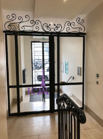 69 Rue La Boétie, Paris à louer - Photo de l’immeuble – Image 2 sur 12