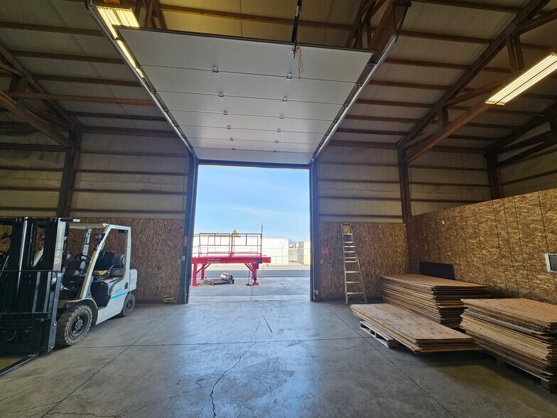 2172 NW Industrial Park Rd, Prineville, OR à louer - Photo de l’immeuble – Image 3 sur 6