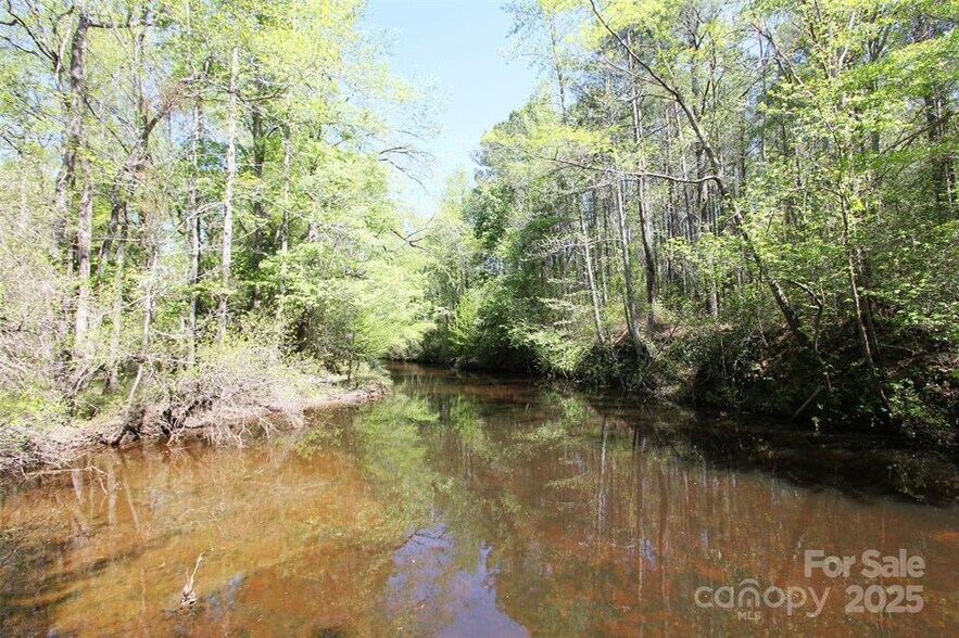 GOLDENROD DR., Carthage, NC à vendre - Photo de l’immeuble – Image 3 sur 31