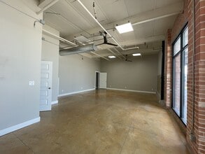3363 E Commerce St, San Antonio, TX à louer Photo intérieure– Image 2 sur 29