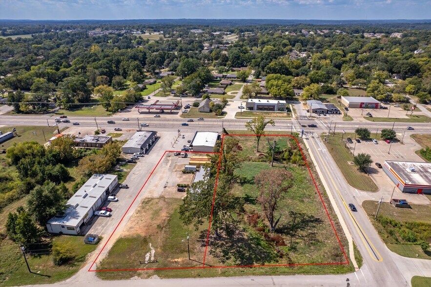 906 S Main St, Lindale, TX à vendre - Photo de l’immeuble – Image 3 sur 37