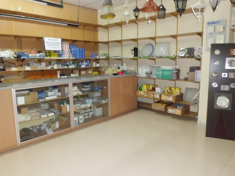 Local commercial dans El Ejido, Almería à vendre - Photo de l’immeuble – Image 2 sur 9