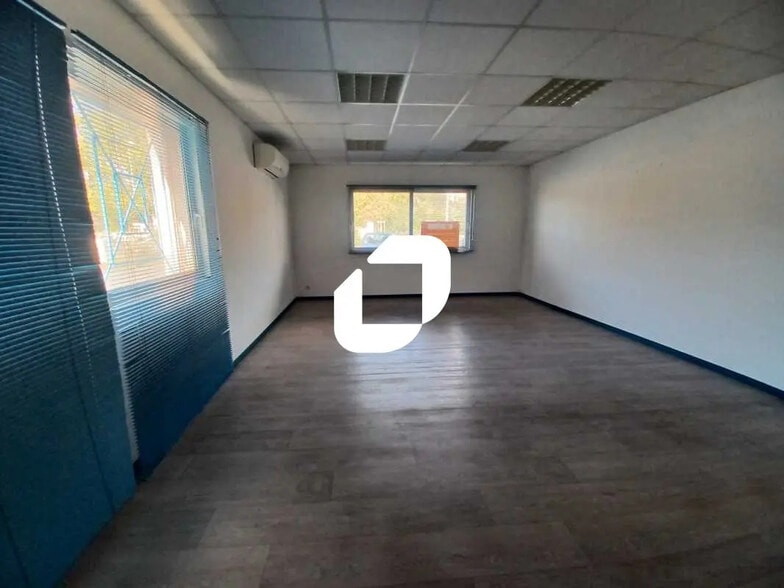 Bureau dans Floirac à louer - Photo de l’immeuble – Image 2 sur 8