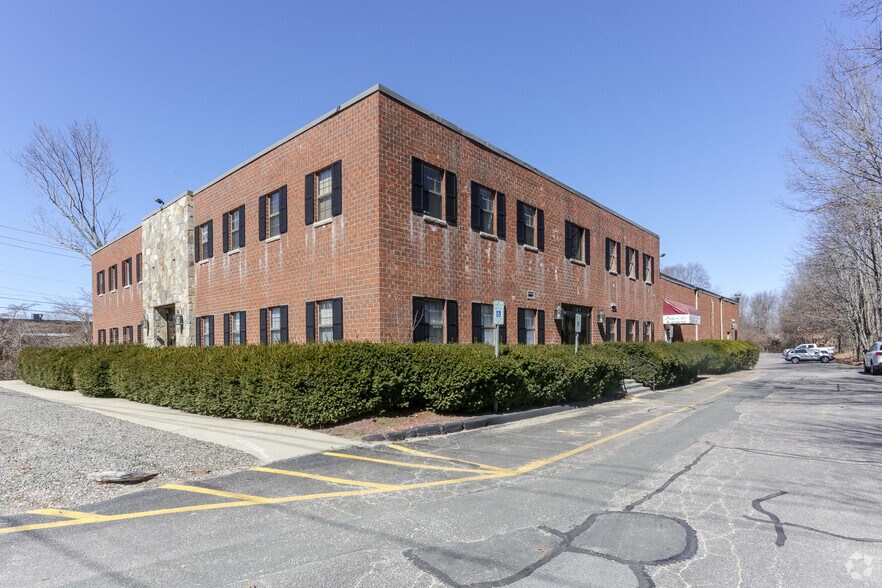 1629 Central St, Stoughton, MA à louer - Photo de l’immeuble – Image 2 sur 2