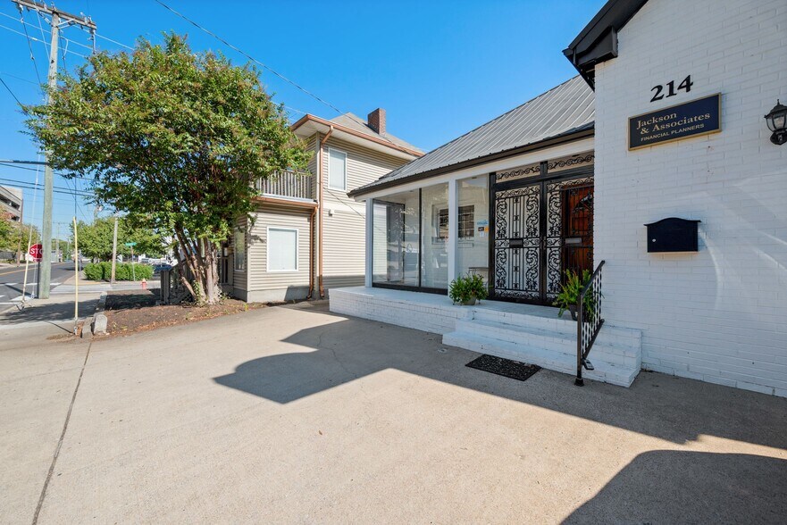 214 19th Ave, Nashville, TN à louer - Photo de l’immeuble – Image 3 sur 9