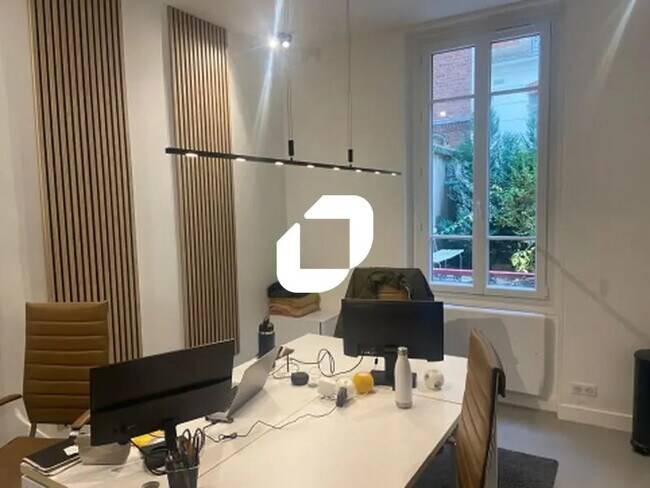 Plus de détails pour Bureau à vendre