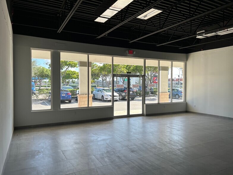 5301-5315 W 20th Ave, Hialeah, FL à louer - Photo intérieure – Image 3 sur 11