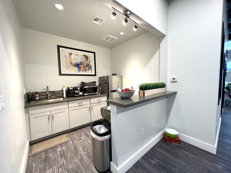 2222 W Parkside Ln, Phoenix, AZ à louer - Photo intérieure – Image 3 sur 12