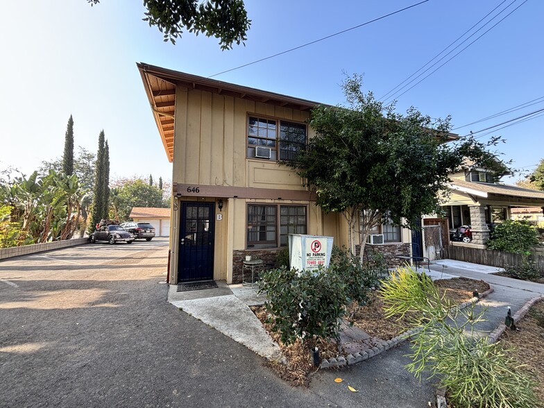 646 S Grand St, Orange, CA à vendre - Photo principale – Image 1 sur 27
