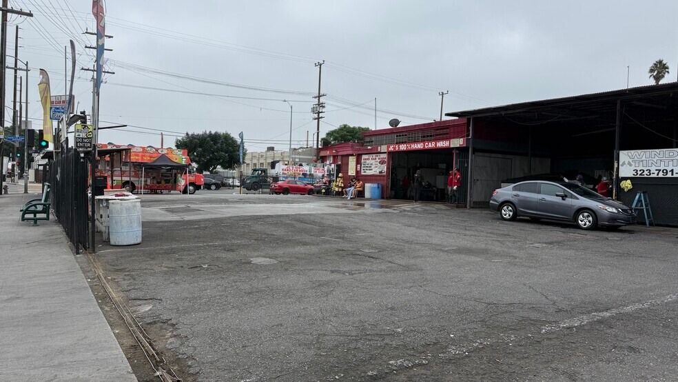 5821 Avalon Blvd, Los Angeles, CA à louer - Photo de l’immeuble – Image 3 sur 5