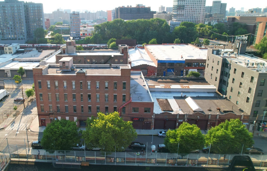 375 Rider Ave, Bronx, NY à vendre - Photo principale – Image 2 sur 2