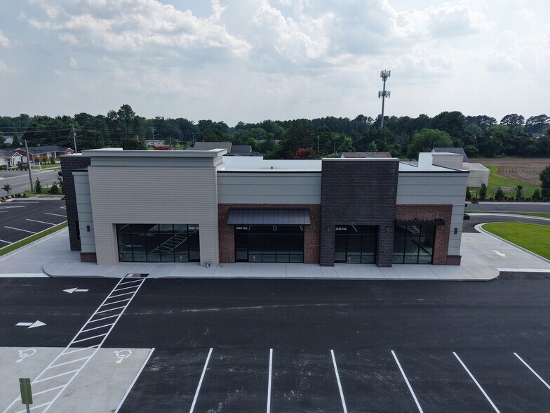 2610 Dickinson Ave, Greenville, NC à louer - Photo de l’immeuble – Image 3 sur 11