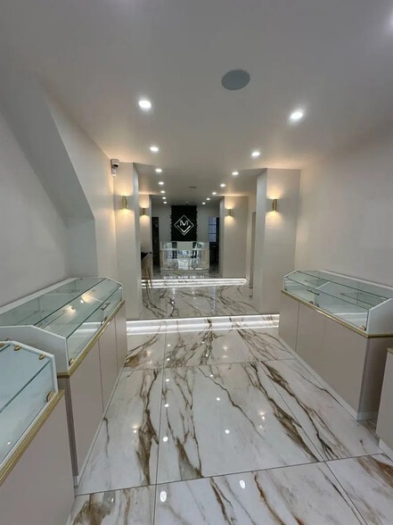 Local commercial dans Paris à louer - Photo intérieure – Image 2 sur 5