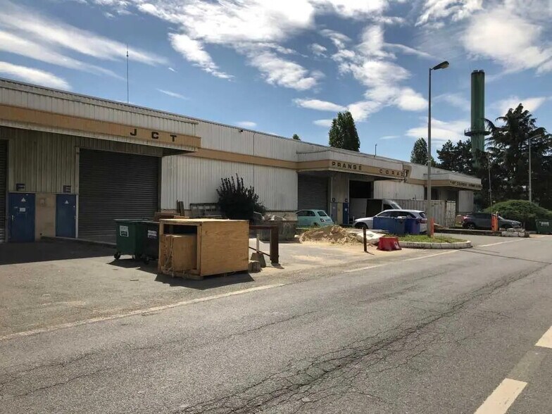 Bureau dans Aulnay-sous-Bois à louer - Photo de l’immeuble – Image 1 sur 10