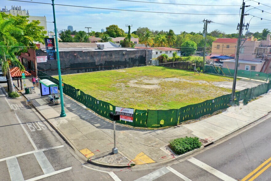 1888 SW 8th St, Miami, FL à louer - Photo principale – Image 1 sur 19