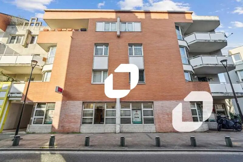 Bureau dans Ivry-sur-Seine à louer - Photo de l’immeuble – Image 1 sur 9