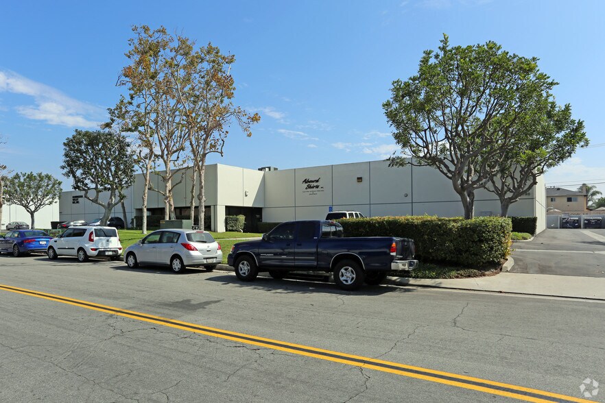 16752-16782 Burke Ln, Huntington Beach, CA à louer - Photo de l’immeuble – Image 3 sur 8