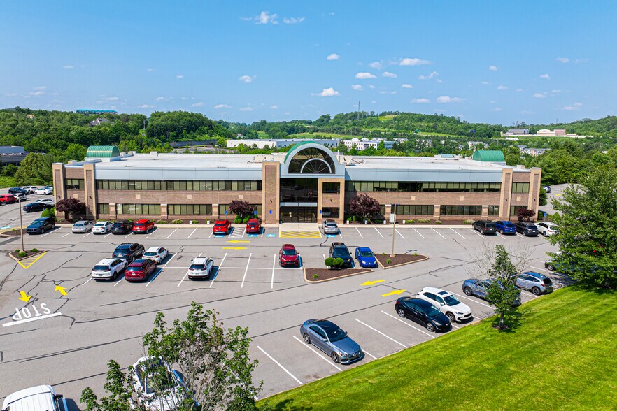 400 Technology Dr, Canonsburg, PA à louer - Photo de l’immeuble – Image 2 sur 9