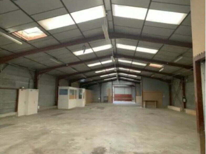 Local d'activités dans Chaveyriat à vendre - Photo de l’immeuble – Image 1 sur 1