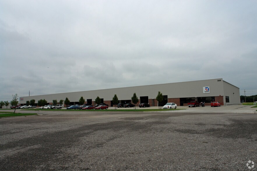 2333 S West St, Wichita, KS à vendre - Photo principale – Image 1 sur 24