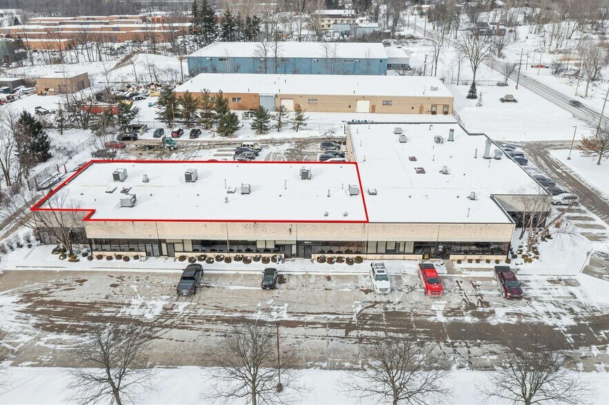 13390 York Rd, North Royalton, OH à vendre - Photo de l’immeuble – Image 3 sur 6