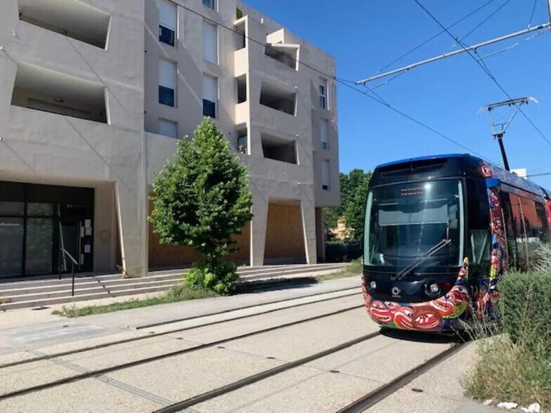 Local commercial dans Aubagne à louer - Photo de l’immeuble – Image 3 sur 3