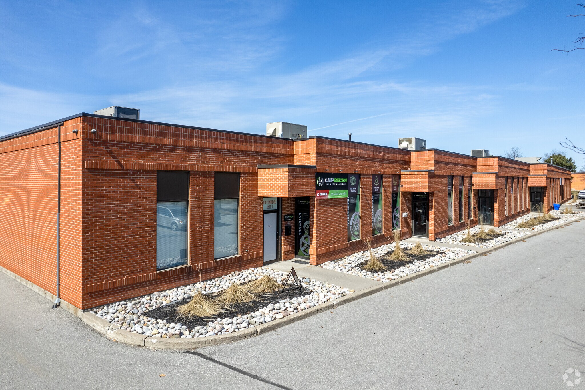 219 Connie Cres, Concord, ON à louer Photo de l’immeuble– Image 1 sur 3